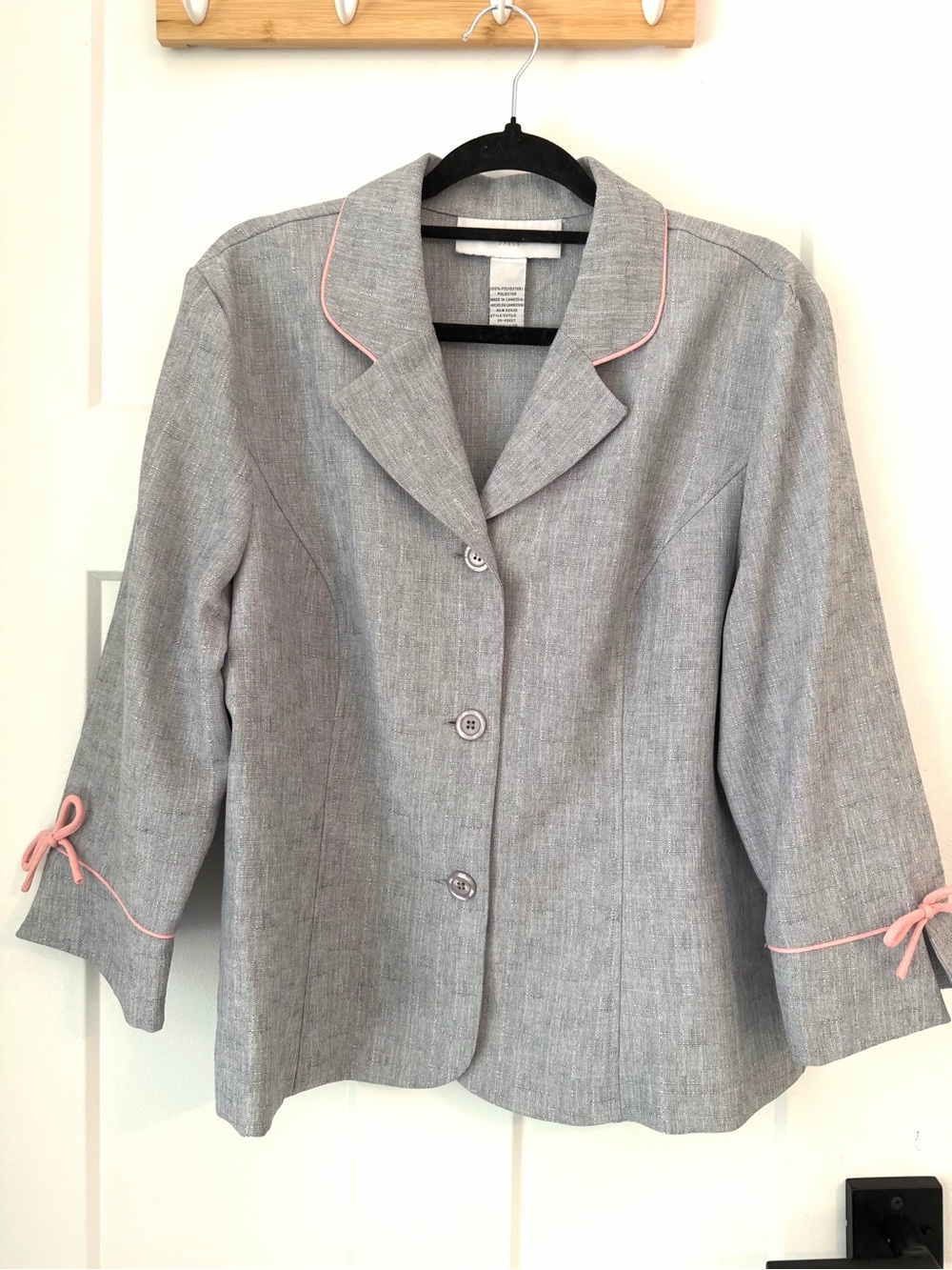 Light Gray Women's Three-Quarter Sleeve Jacket with Pink Trim bow
